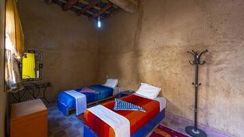 Habitación con 1 cama matrimonial o 2 individuales | Wifi gratis y ropa de cama