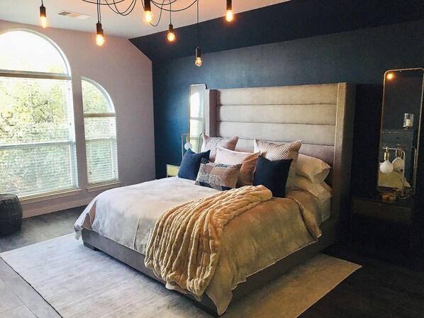 3 bedrooms, in-room safe, iron/ironing board, WiFi