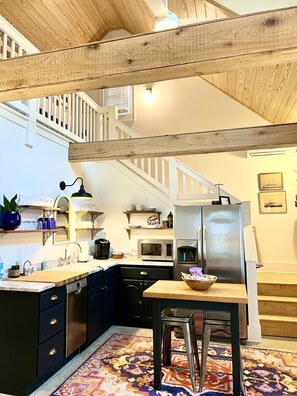 Fridge, microwave, dishwasher, coffee/tea maker