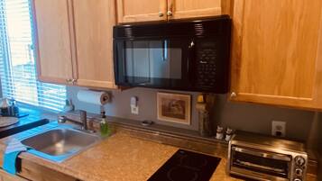 Fridge, microwave, coffee/tea maker, electric kettle