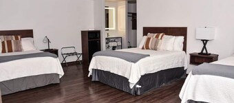 Eagle Peak Lodge & Cabins