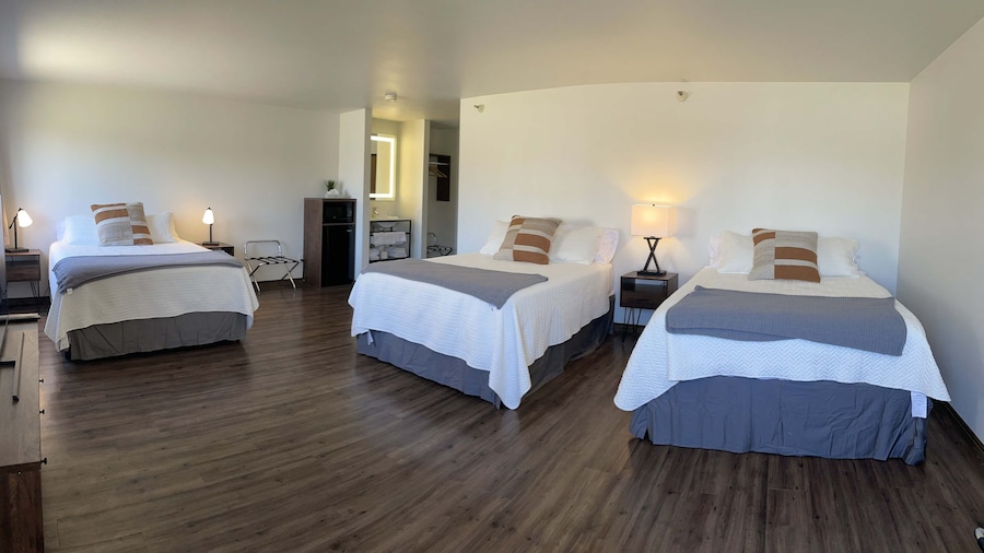 Eagle Peak Lodge & Cabins