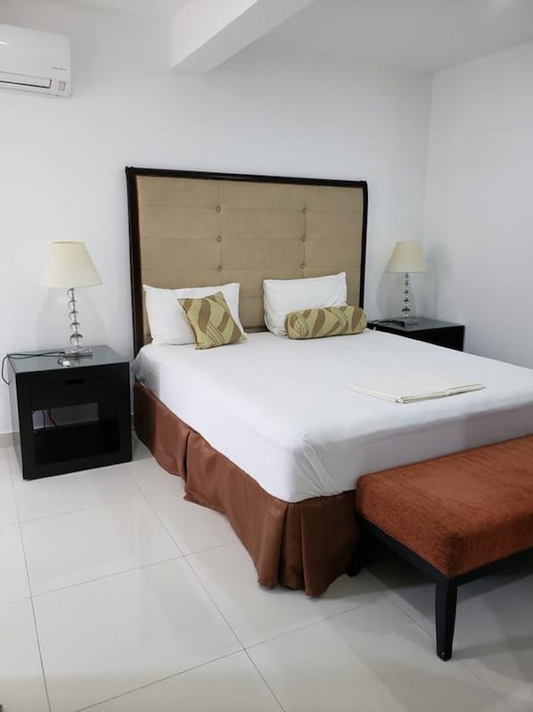 Minibar, bureau, lits pliants/supplémentaires, Wi-Fi gratuit