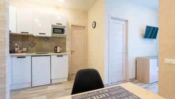 Apartment | Eigene Küche | Kühlschrank, Mikrowelle, Herdplatte, Wasserkocher