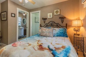 1 bedroom, desk, WiFi, bed sheets