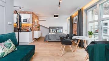 2 habitaciones, decoración personalizada, muebles diferentes y cunas