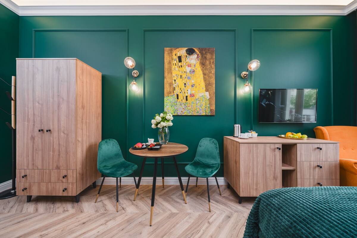 Studiosuite – design | Strykejern/-brett og wi-fi (inkludert)
