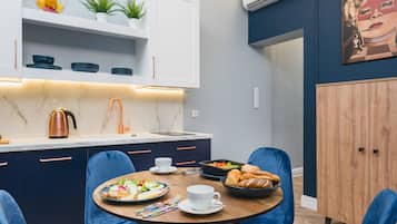 1 habitación, tabla de planchar con plancha y wifi gratis