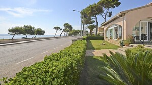 Property grounds - Llenaire - Xata, seafront house with private pool in Puerto de Pollença (Pollensa)
