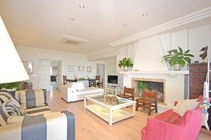 TV, fireplace, DVD player