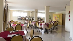 Desayuno buffet incluido todos los días