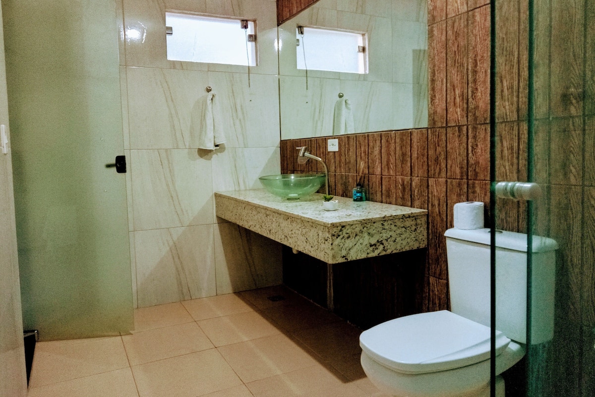 Shower, towels