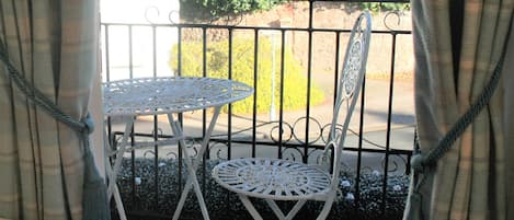 Einzelzimmer, eigenes Bad (Very Small) | Terrasse/Patio