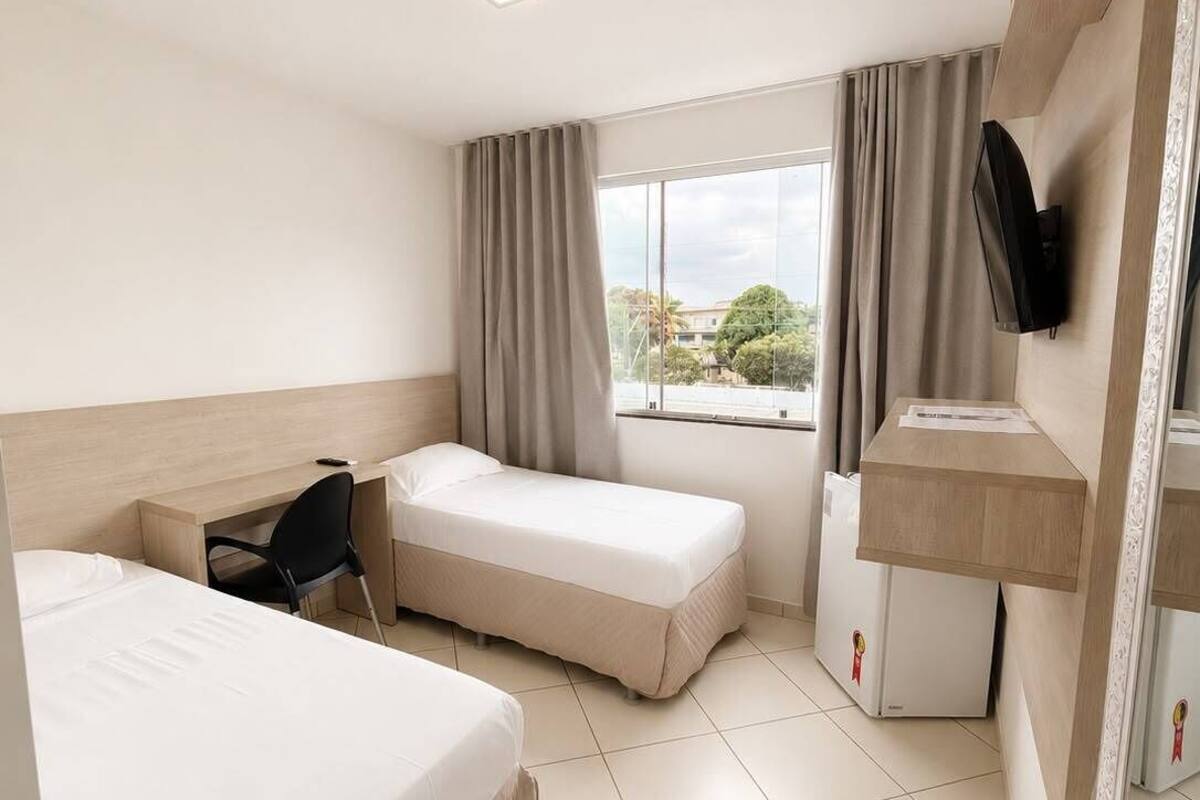 Basic Room | Desk, laptop workspace, WiFi (free), bed sheets