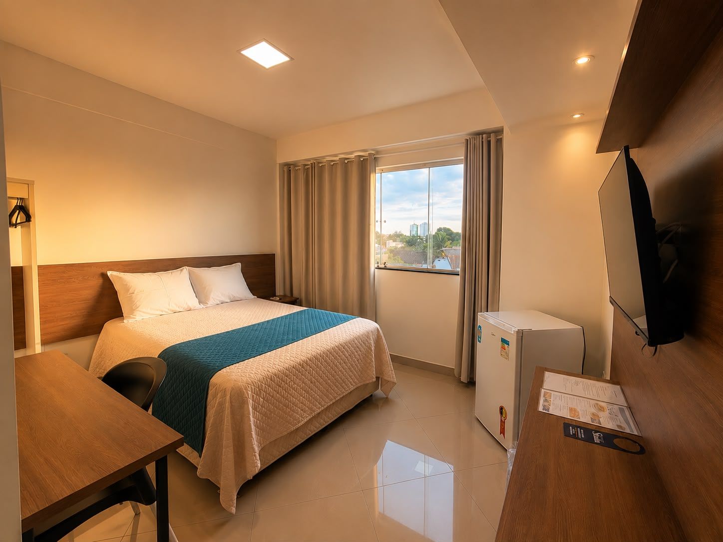 Habitación Premium doble | Escritorio, espacio para trabajar con un portátil, wifi gratis