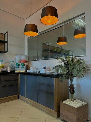 Free daily buffet breakfast  - Hotel Skalla (Teixeira de Freitas)