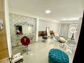 TV, offices - Hotel Skalla (Teixeira de Freitas)