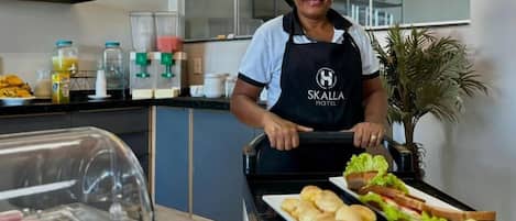 Free daily buffet breakfast