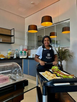 Free daily buffet breakfast  - Hotel Skalla (Teixeira de Freitas)