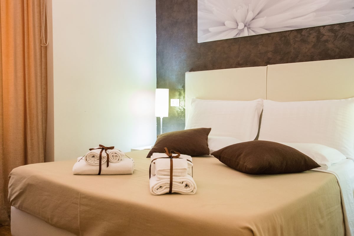 Standard Double Room | Premium bedding, down duvets, memory-foam beds, minibar
