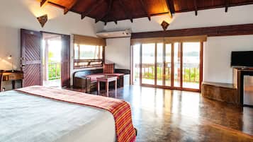 Master Suite | 1 bedroom, individually furnished, bed sheets