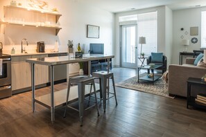 Comfort appartement, 1 slaapkamer, balkon | Dineren op de kamer