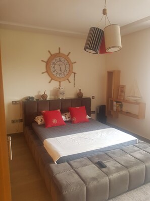 3 bedrooms, iron/ironing board, WiFi