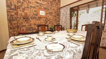 Kamar Double Deluks | Makan di kamar