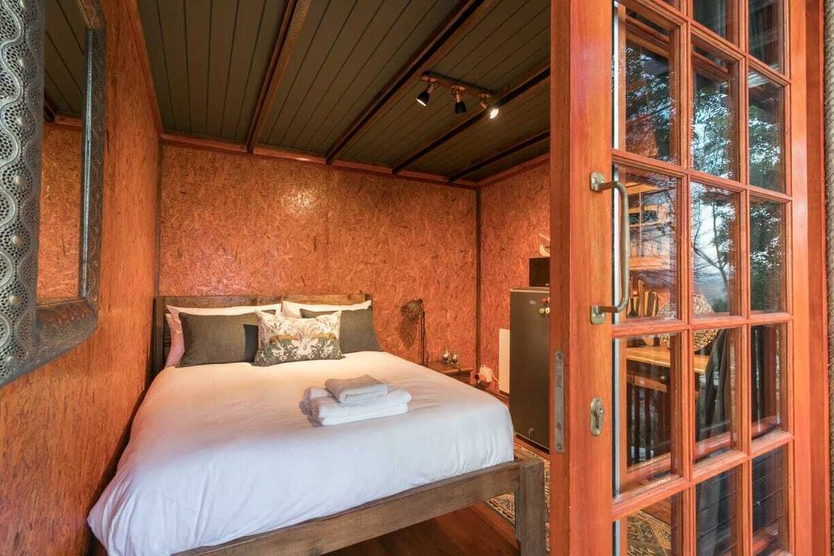 Rumah Pohon Eksklusif, 1 Tempat Tidur Double, pemandangan laguna (3) | Ruang kerja ramah laptop, Wi-Fi gratis, dan didekorasi berbeda-beda