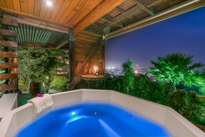 Comfort House, 4 Bedrooms | Private spa tub