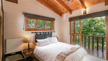 Comfort House, 4 Bedrooms | Individually decorated, individually furnished, laptop workspace