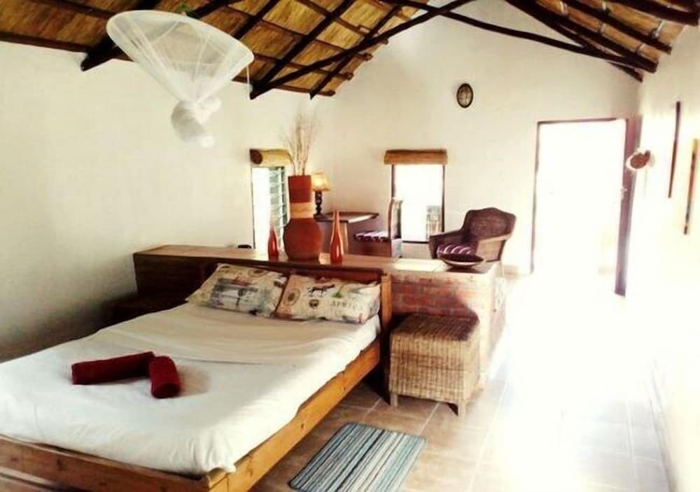 Barefoot Lodge and Safaris by null