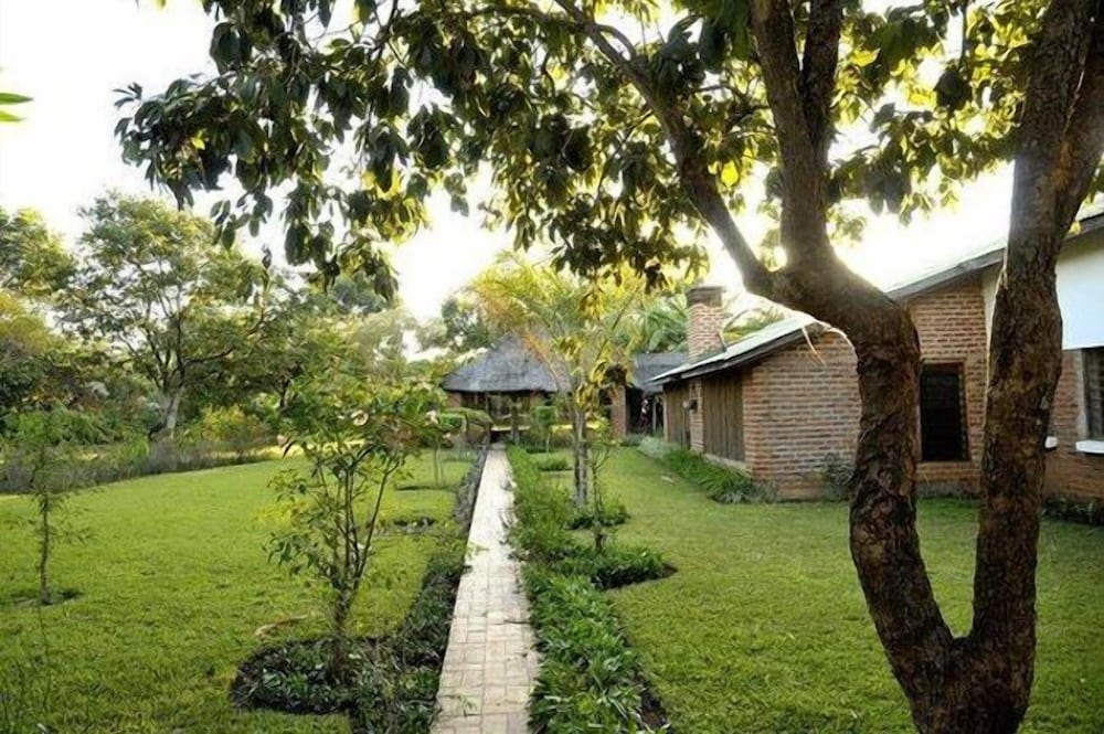 Barefoot Lodge and Safaris by null