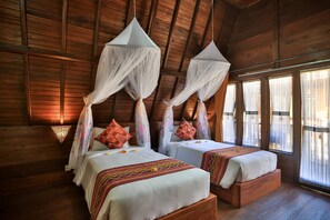 Kamar Twin Deluks | Minibar, brankas, meja kerja, dan tempat tidur lipat/tambahan