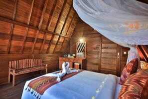 Minibar, in-room safe, desk, rollaway beds - Mahaloka Valley (Penida Island)