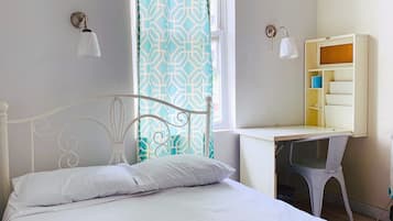 Habitación básica doble | Wifi gratis y ropa de cama