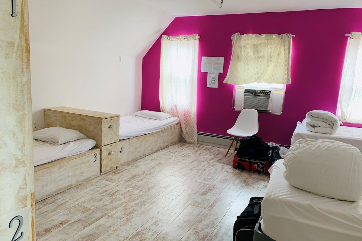 Basic Shared Dormitory, Men only | WiFi (free), bed sheets