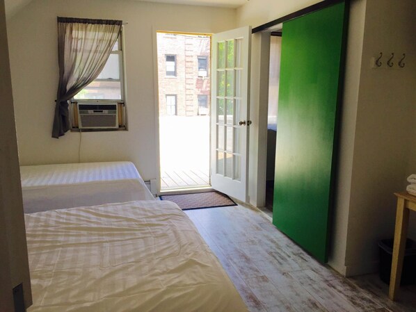 Free WiFi, bed sheets