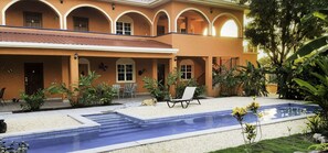 Outdoor pool - The Inn at Twin Palms (Belmopan)