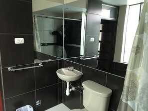 Free toiletries, towels, soap, toilet paper