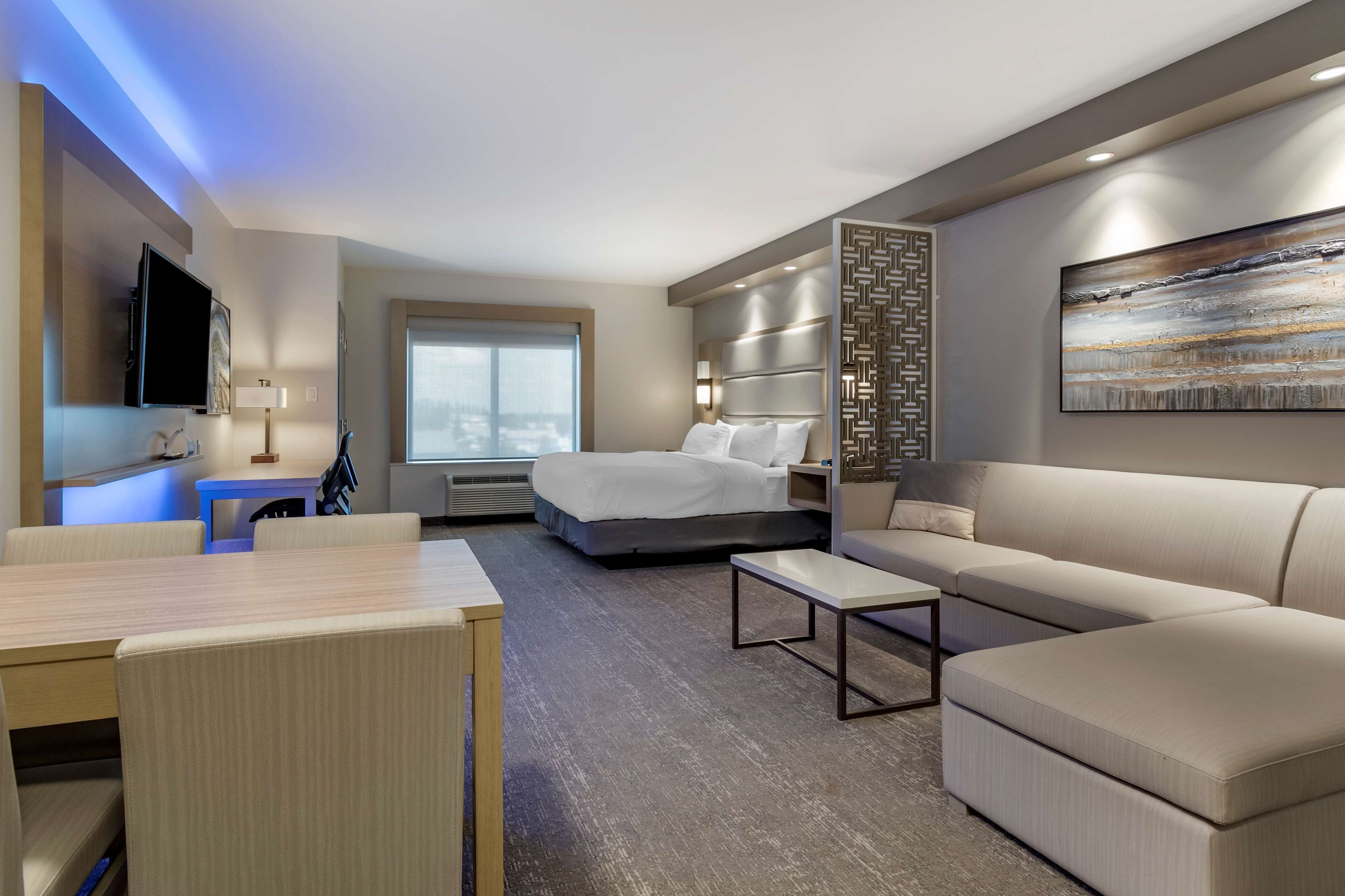 1 bedroom, in-room safe, desk, laptop workspace