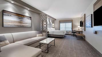 Een kluis op de kamer, een bureau, een laptopwerkplek