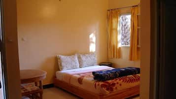 双人房 | 熨斗/熨衣板、床单