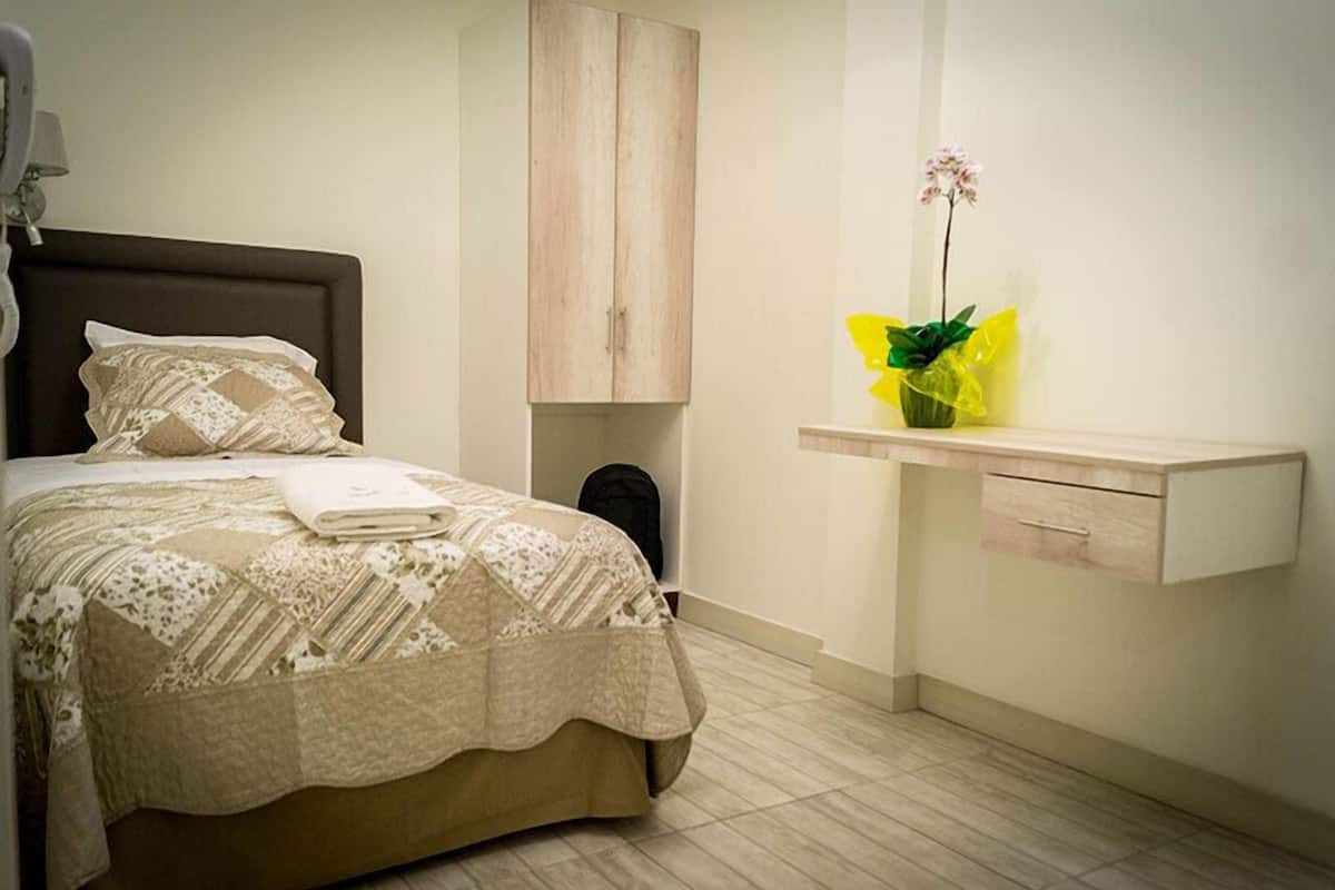 Hypo-allergenic bedding available, in-room safe, desk, soundproofing