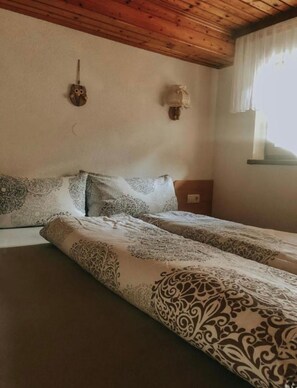 2 Schlafzimmer, Schreibtisch, WLAN, Bettwäsche