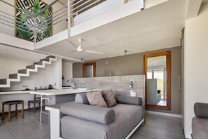 Duplex Suite | Ropa de cama de alta calidad y minibar 