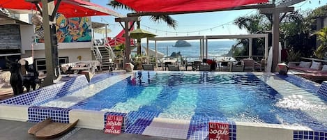 Outdoor pool, sun loungers