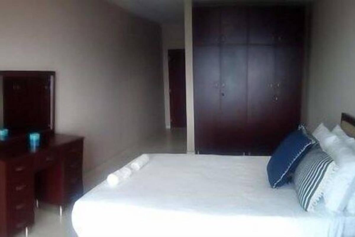 WiFi (free), bed sheets