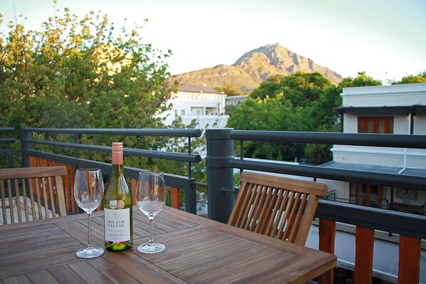 Khu ẩm thực ngoài trời