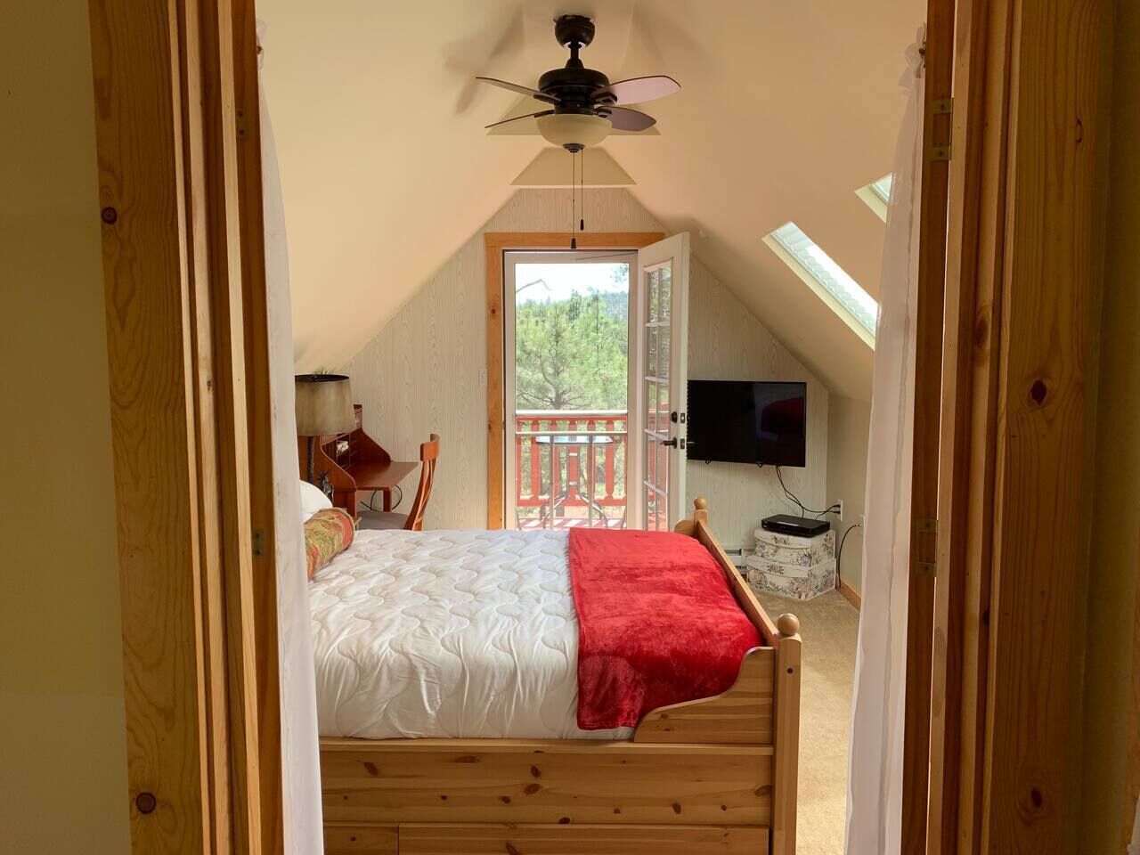 1 habitación, escritorio, tabla de planchar con plancha y wifi 